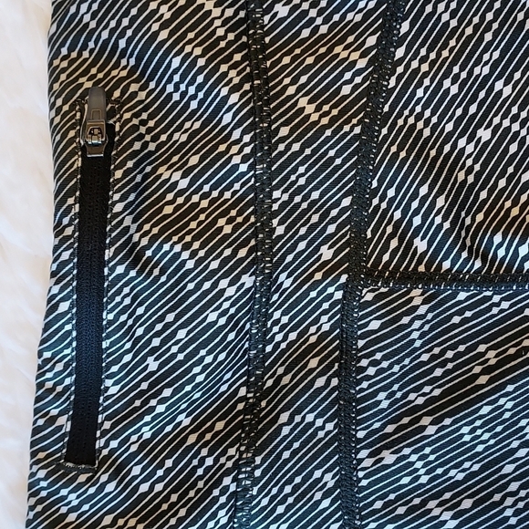 Nike Dri Fit running leggings/capris size large - Picture 6 of 8